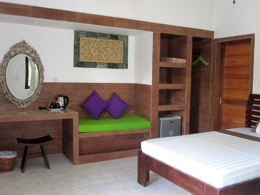 Galang Kangin Bungalows Amed Rum bild