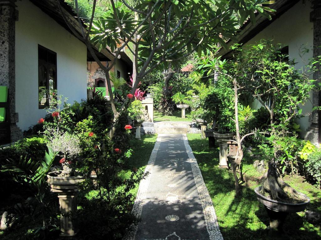 Galang Kangin Bungalows Amed Rum bild