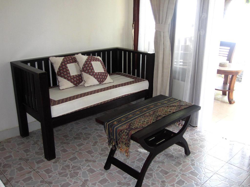 Galang Kangin Bungalows Amed Rum bild